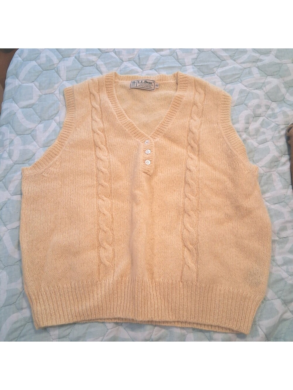 Vintage L.L. Bean Yellow Wool Sweater Vest Cable Knit Made in Scotland Sz 42